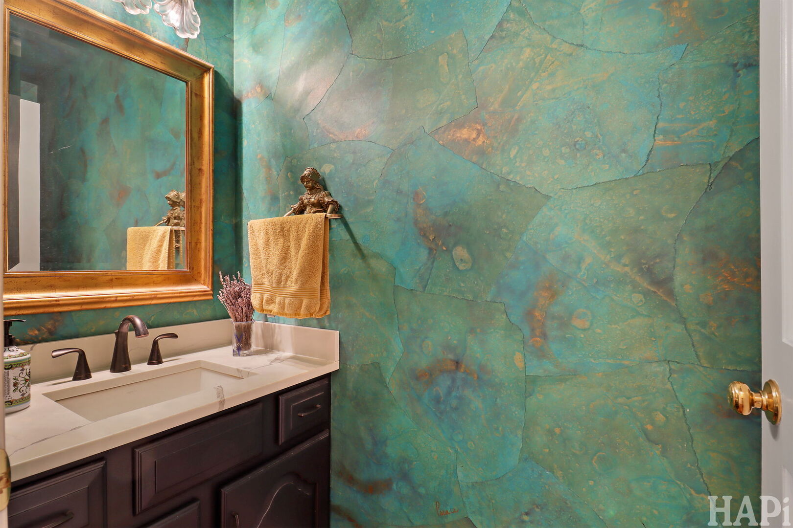 1727 Telegraph Road Bannockburn, IL 60015 - Photo 9 of 24 Gallery Image 9
