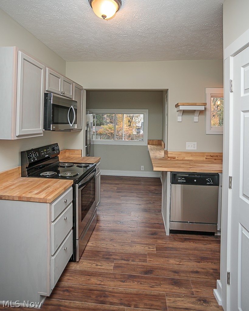 992 Greyton Road Cleveland Heights, OH 44112 - Photo 7 of 35 Gallery Image 7