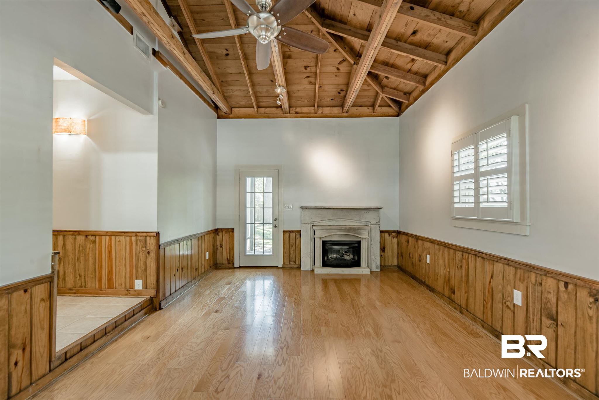 353 Azalea Street Fairhope, AL 36532 - Photo 8 of 49 family room