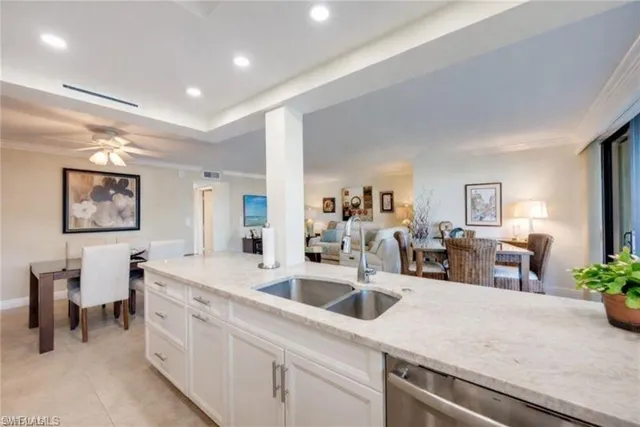 $750,000 | 3000 Gulf Shore Boulevard North, Unit 212, Naples, FL 34103