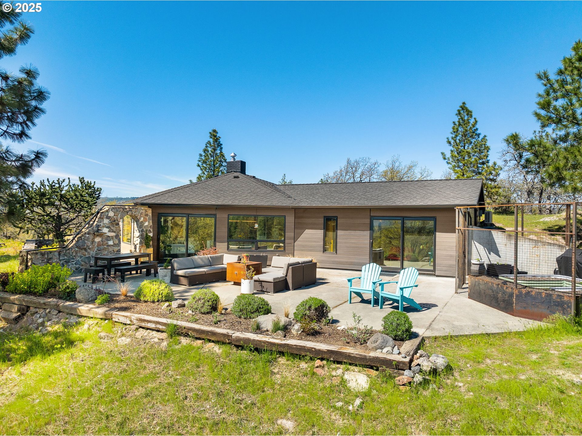 1025 Morgensen Road Mosier, OR 97040 - Photo 3 of 48 Gallery Image 3
