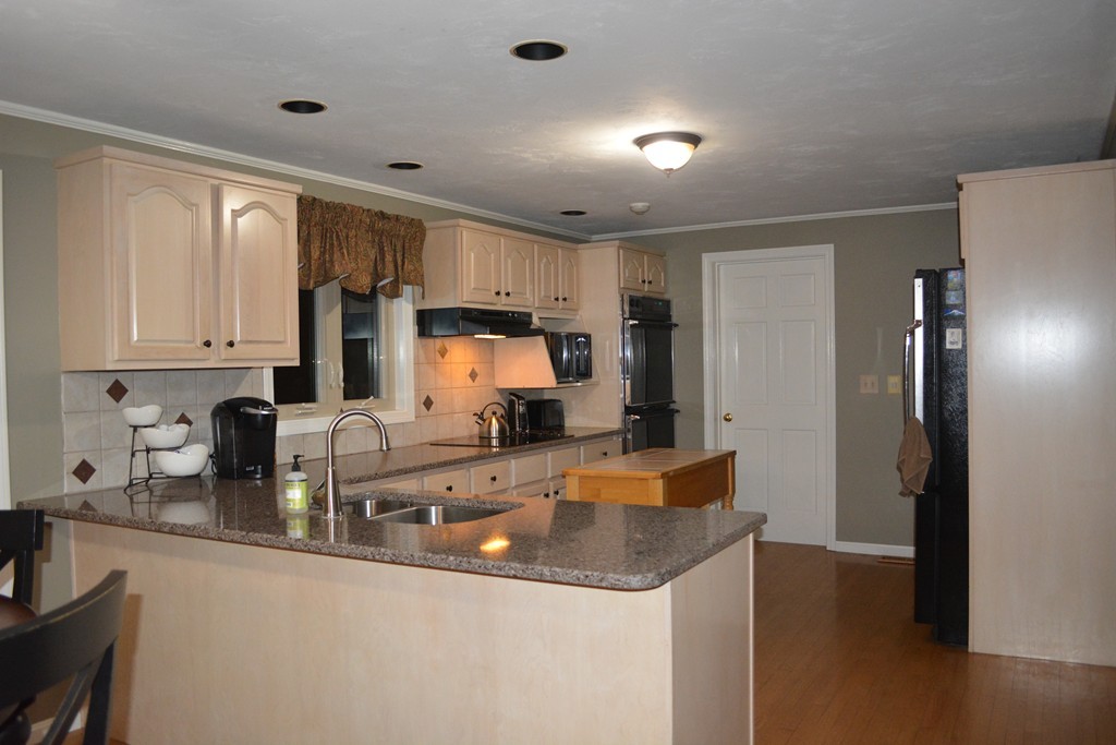 7 Larned Road Oxford, MA 01540 - Photo 4 of 21 Gallery Image 4