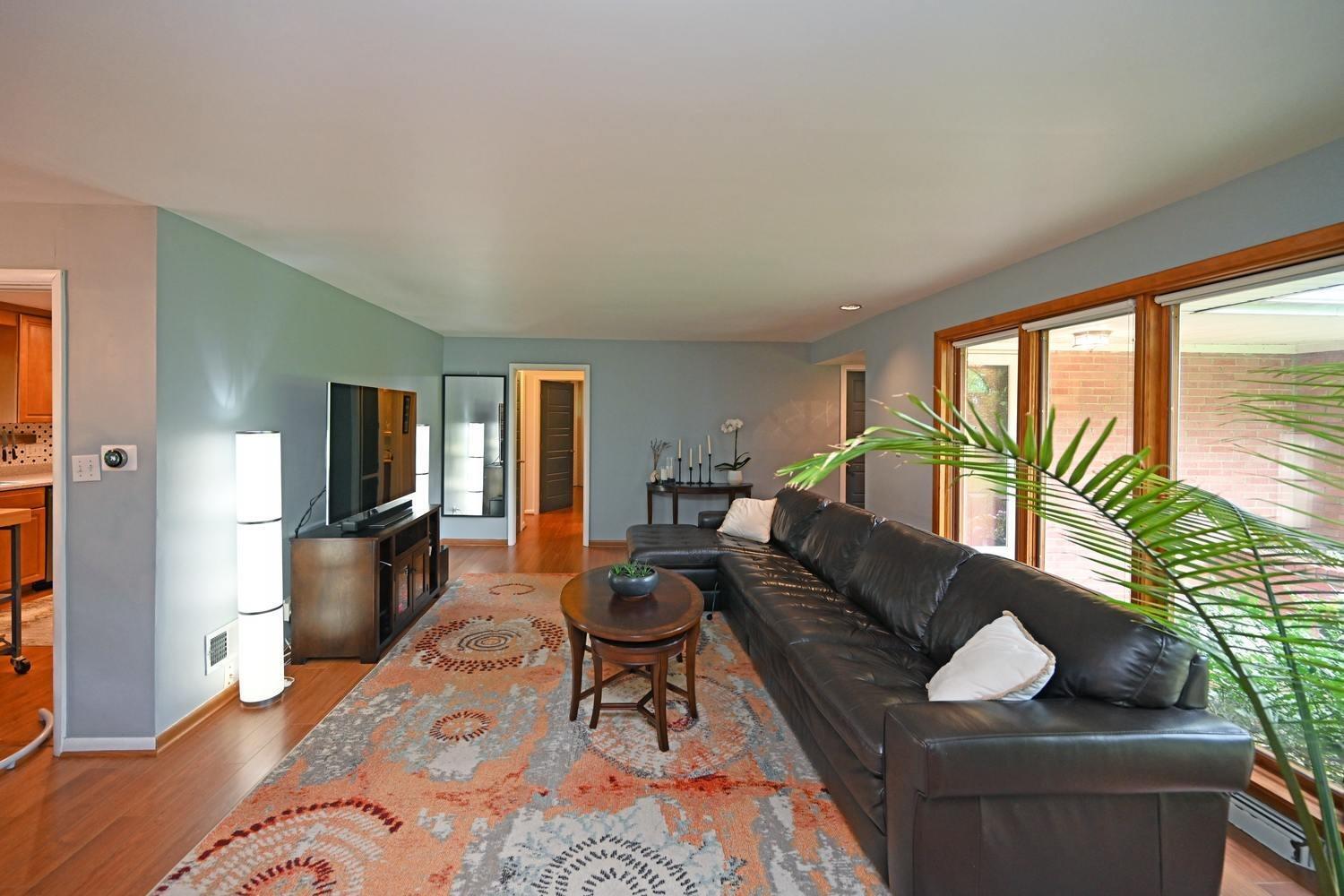 303 Fleming Road Wyoming, OH 45215 - Photo 10 of 43 Gallery Image 10