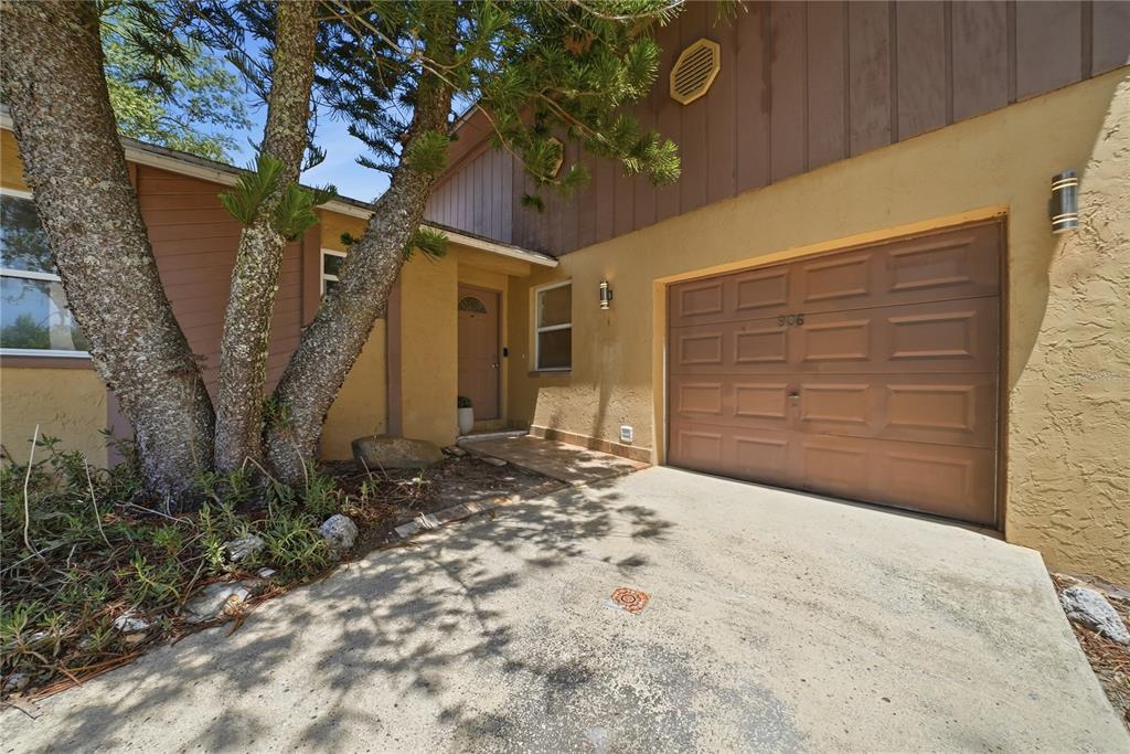906 Carlton Road Tarpon Springs, FL 34689 - Photo 1 of 23