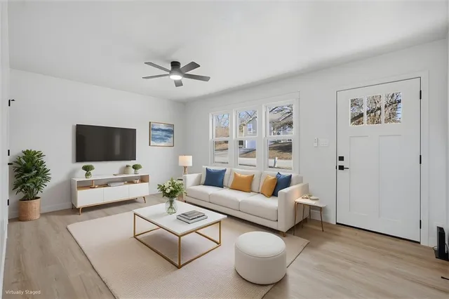 $269,900 | 332 Woods Avenue, Excelsior Springs, MO 64024