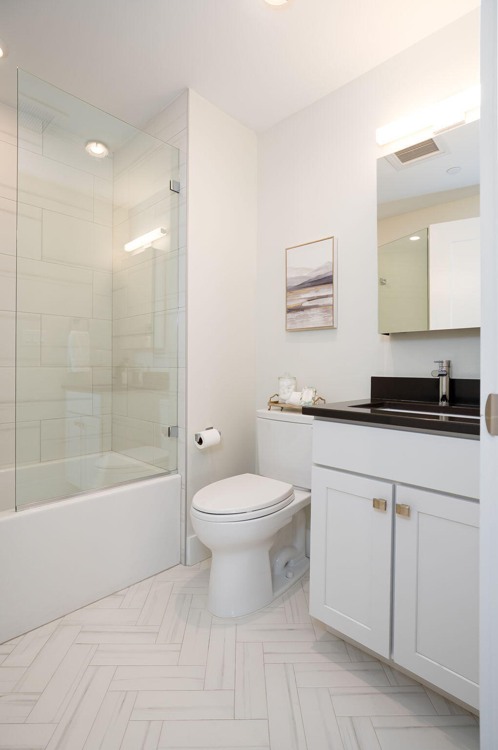 387 Commercial Street, Unit 322 Portland, ME 04101 - Photo 21 of 46 Primary bathroom