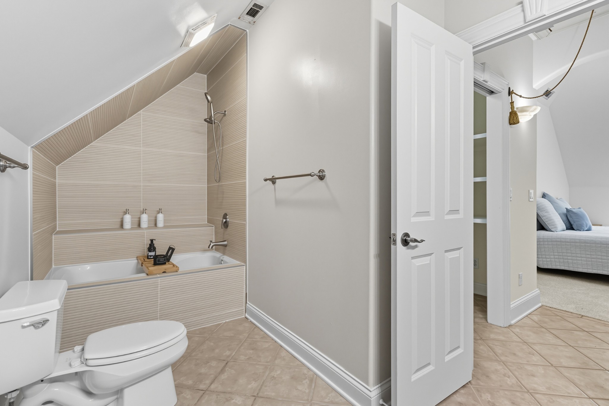 700 Princeton Hills Drive Brentwood, TN 37027 - Photo 18 of 42 a bathroom with a toilet a sink and a mirror