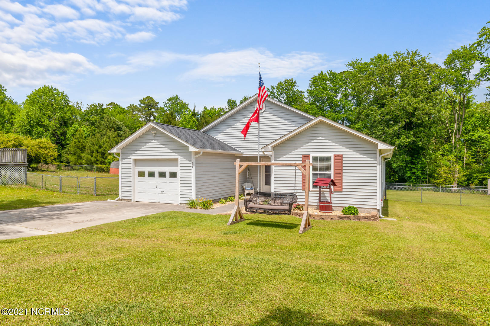 384 Riggs Road Hubert, NC 28539 - Photo 2 of 34 2