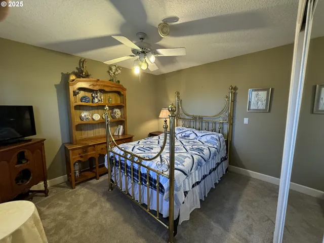 a front view of house with yard