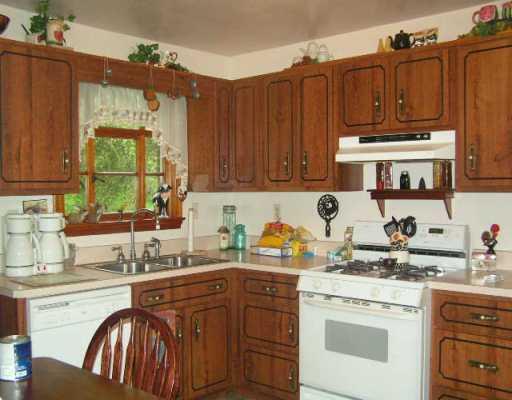 140 Richard Road Wexford, PA 15090 - Photo 4 of 8 Kitchen.