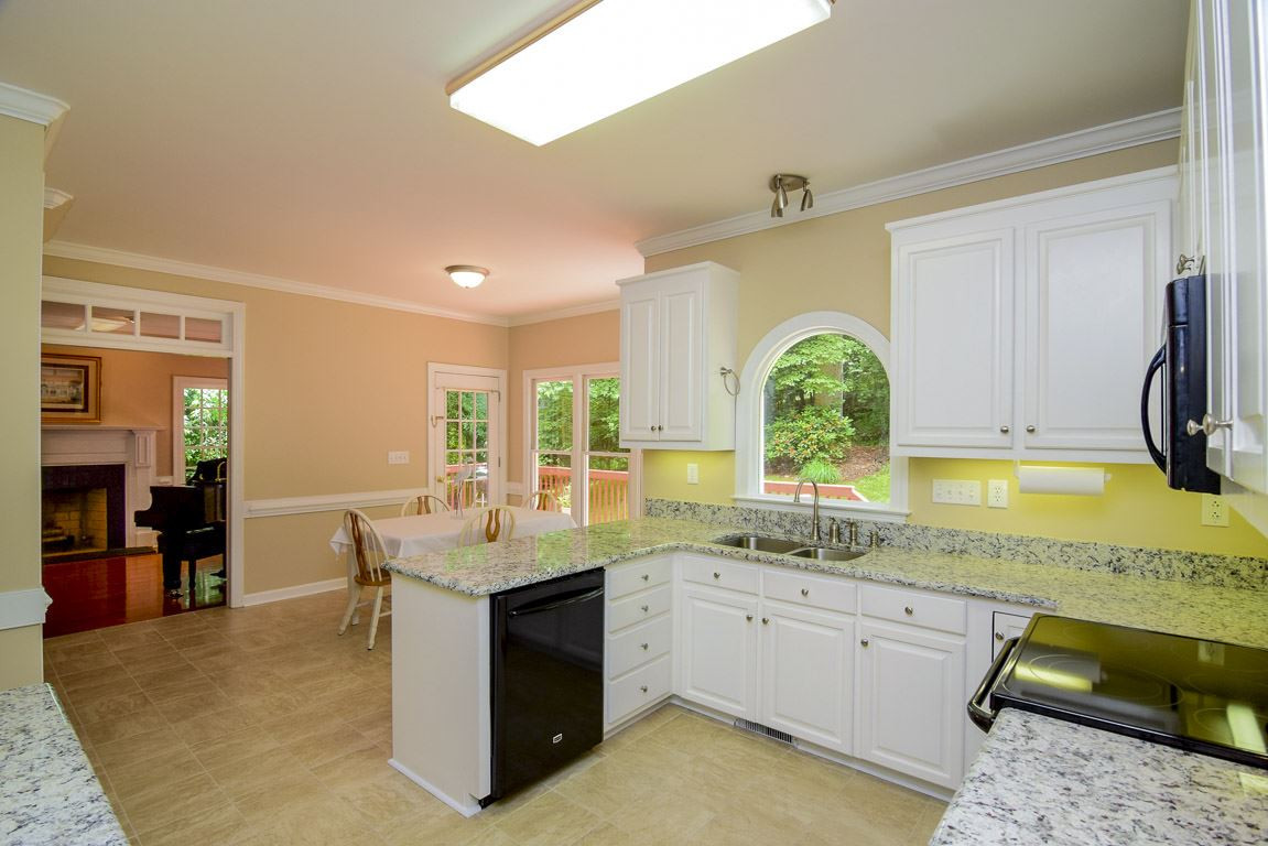4600 Salem Ridge Road Holly Springs, NC 27540 - Photo 9 of 25 Kitchen
