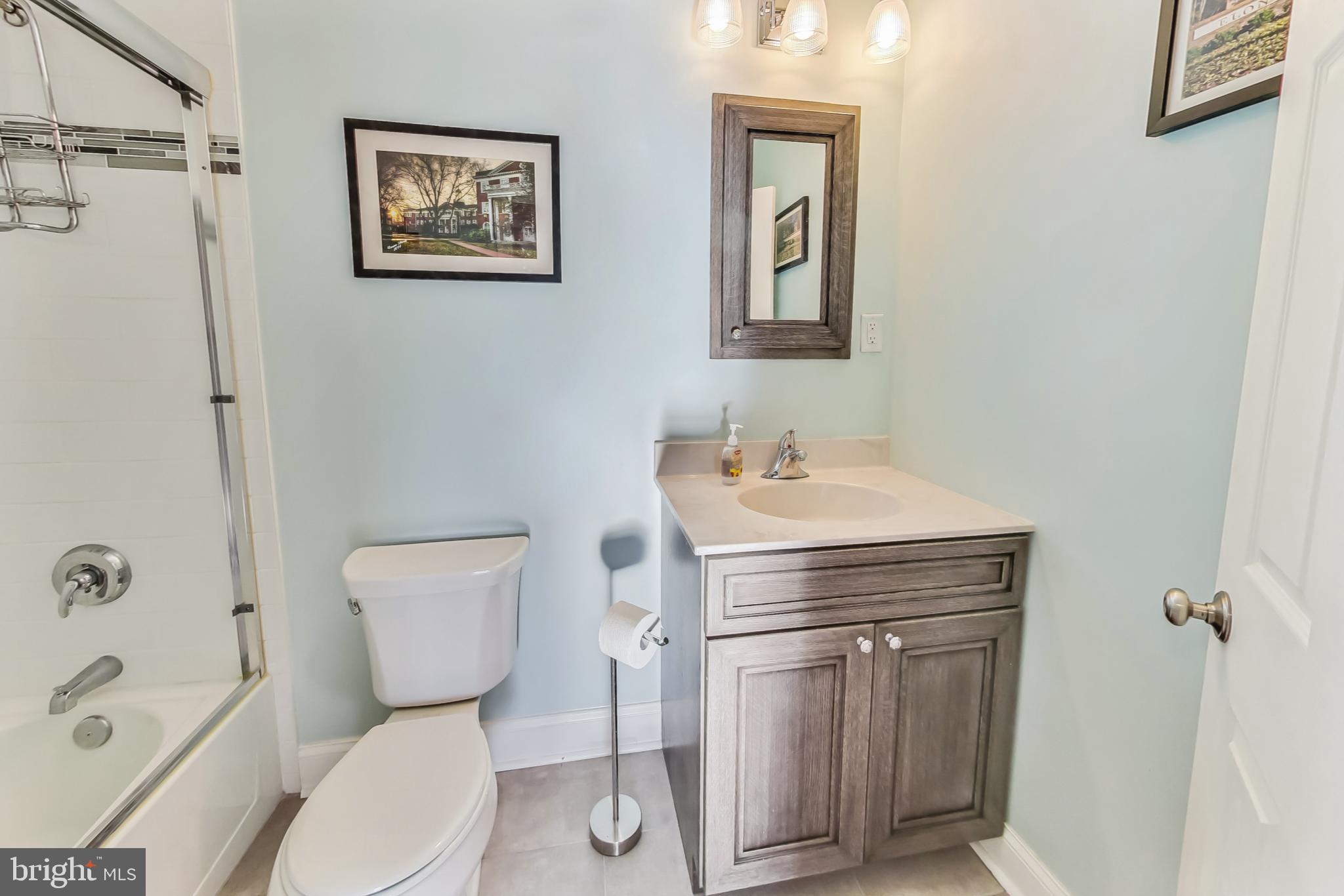 2214 Dairy Farm Road Odenton, MD 21113 - Photo 26 of 36 Full Hallway Bath
