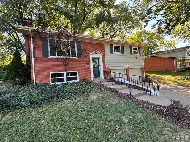 $199,900 | 10 Chamberlain Court, Belleville, IL 62223