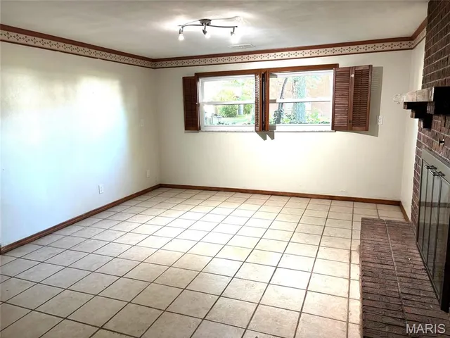 $199,900 | 10 Chamberlain Court, Belleville, IL 62223