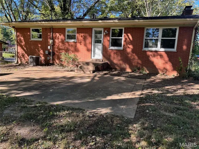 $199,900 | 10 Chamberlain Court, Belleville, IL 62223