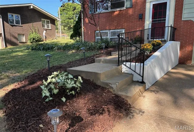 $199,900 | 10 Chamberlain Court, Belleville, IL 62223