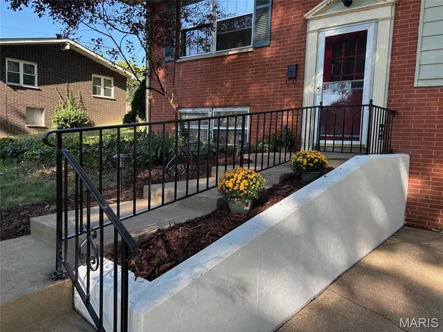 $199,900 | 10 Chamberlain Court, Belleville, IL 62223