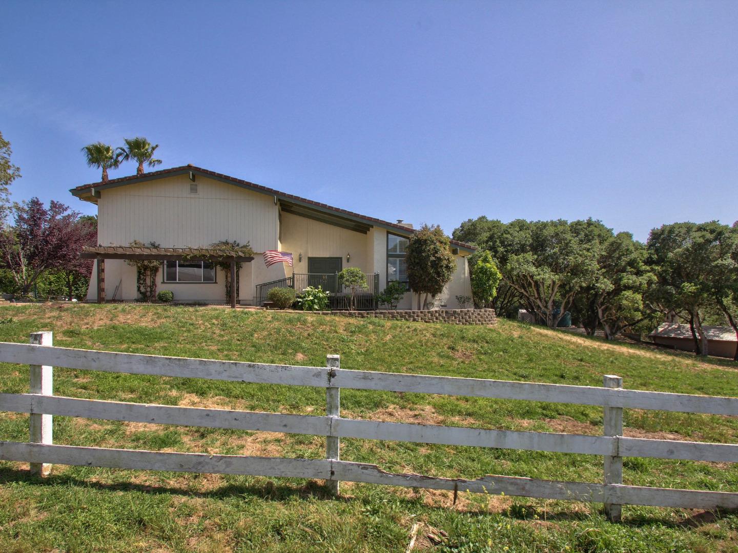 16350 Bonney Road Watsonville, CA 95076 - Photo 4 of 41 Gallery Image 4