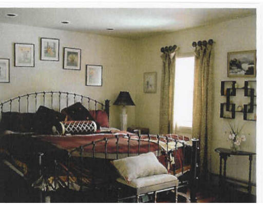 72 Hutchinson Road Sutton, MA 01590 - Photo 11 of 20 a living room with furniture