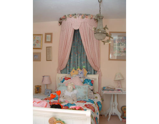 72 Hutchinson Road Sutton, MA 01590 - Photo 16 of 20