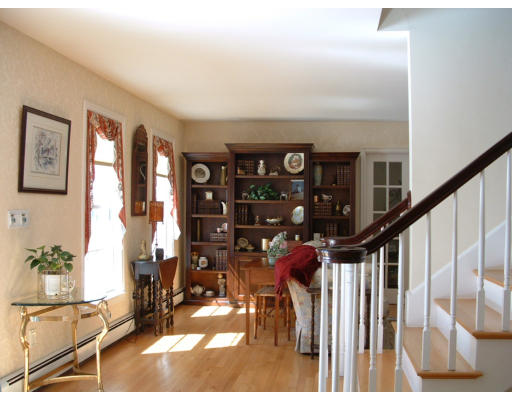 72 Hutchinson Road Sutton, MA 01590 - Photo 2 of 20 a view of a livingroom with furniture