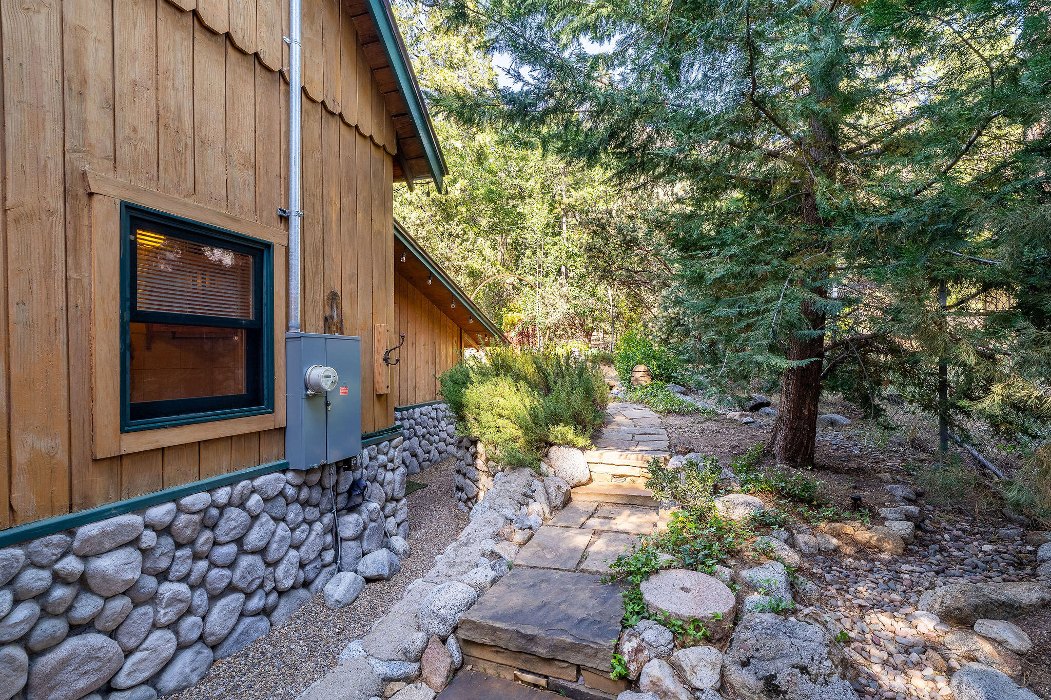 25140 Rim Rock Road Idyllwild, CA 92549 - Photo 51 of 70 25140RimRockRd-53