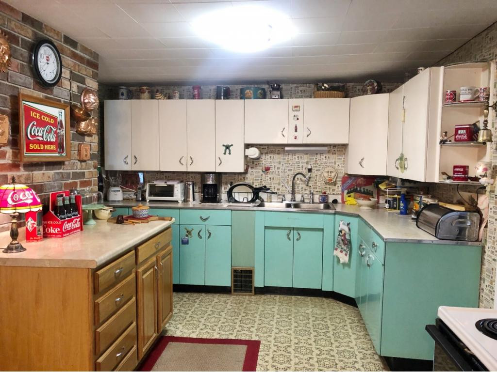 11406 Frederick Road Coeburn, VA 24230 - Photo 4 of 14 Photo 4
