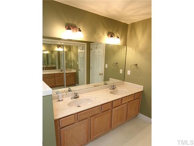 4528 Treerose Way Raleigh, NC 27606 - Photo 15 of 22 Gallery Image 15