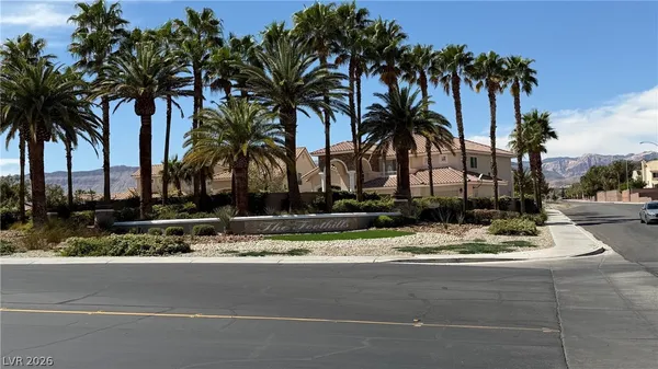 $3,700 | 9625 Irvine Bay Court, Las Vegas, NV 89147
