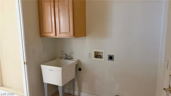 $3,700 | 9625 Irvine Bay Court, Las Vegas, NV 89147