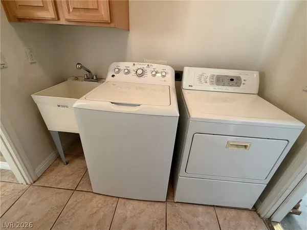 $3,700 | 9625 Irvine Bay Court, Las Vegas, NV 89147