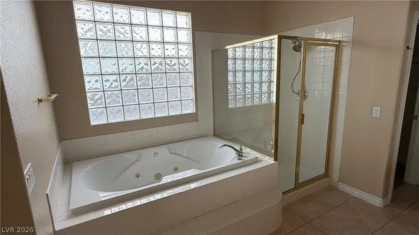 $3,700 | 9625 Irvine Bay Court, Las Vegas, NV 89147