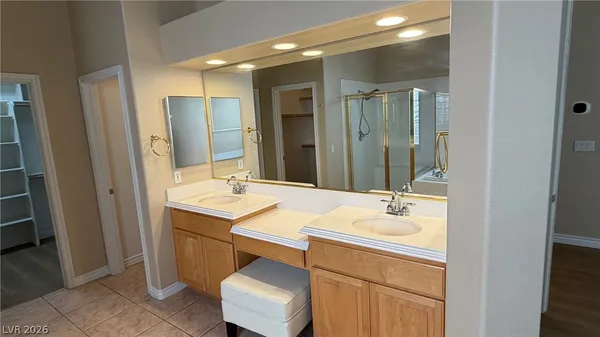 $3,700 | 9625 Irvine Bay Court, Las Vegas, NV 89147