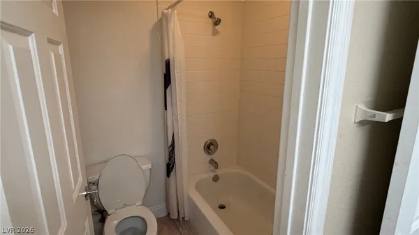 $3,700 | 9625 Irvine Bay Court, Las Vegas, NV 89147