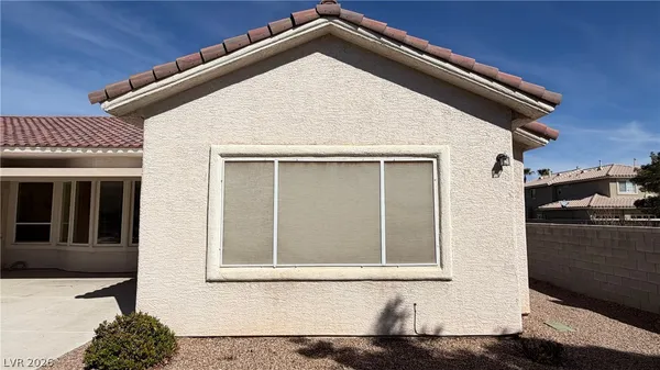$3,700 | 9625 Irvine Bay Court, Las Vegas, NV 89147