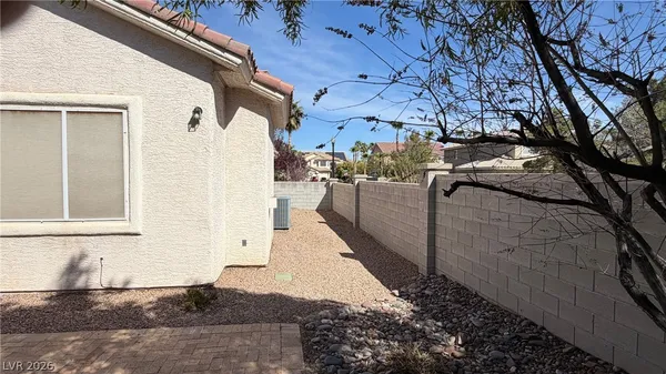 $3,700 | 9625 Irvine Bay Court, Las Vegas, NV 89147