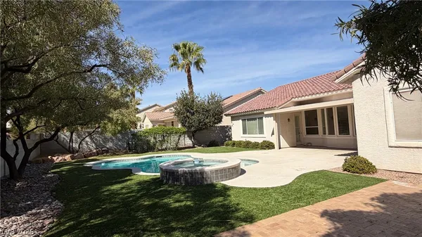 $3,700 | 9625 Irvine Bay Court, Las Vegas, NV 89147
