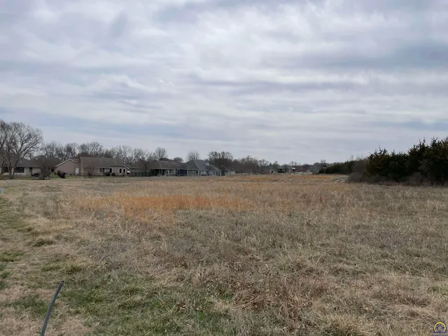 $165,000 | 4498 Southwest Moundview Drive, Topeka, KS 66610