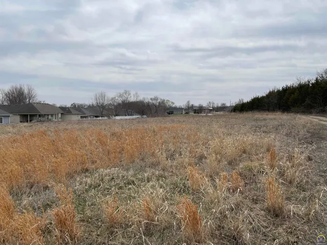 $165,000 | 4498 Southwest Moundview Drive, Topeka, KS 66610