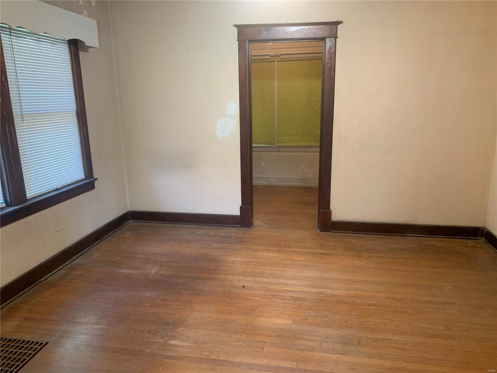 2921 Ridgeway Avenue St. Louis, MO 63114 - Photo 3 of 8 Gallery Image 3