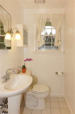 42 Alan Road Marlborough, MA 01752 - Photo 14 of 21 Gallery Image 14