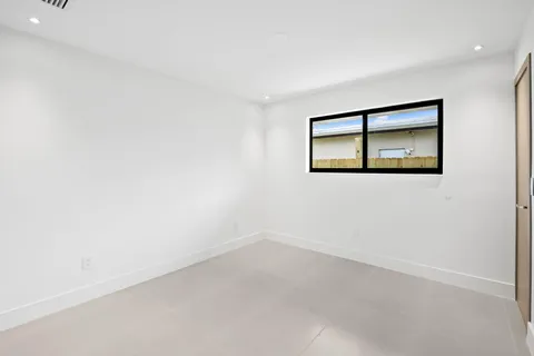 $1,995,000 | 2370 Northeast 195th Street, Miami, FL 33180