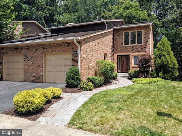 $850,000 | 7815 Whiterim Terrace, Rockville, MD 20854