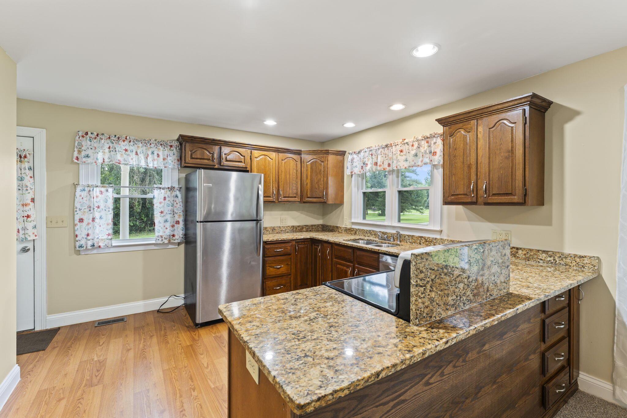 360 North Bird Road Springfield, OH 45503 - Photo 14 of 42 13-web-or-mls-DSC09898