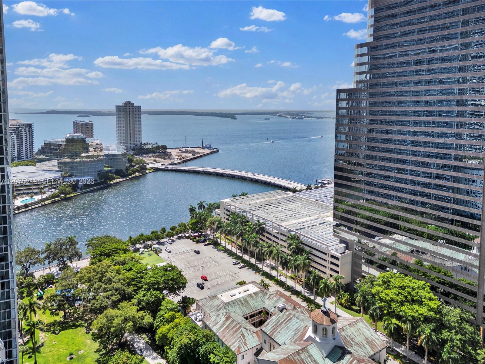 77 Southeast 5th, Unit 2115 Miami, FL 33131 - Photo 12 of 38 Gallery Image 12