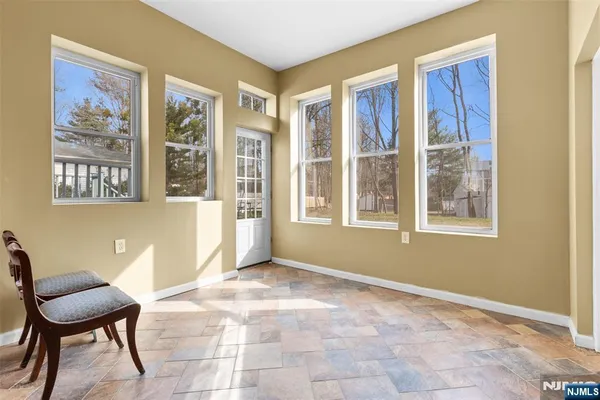 $3,850 | 6 Cottage Place, Allendale, NJ 07401