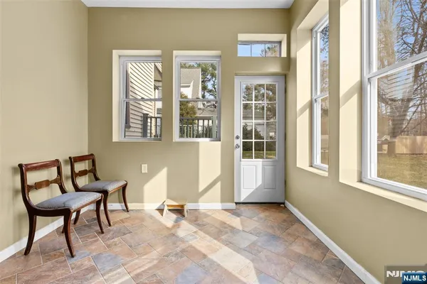 $3,850 | 6 Cottage Place, Allendale, NJ 07401