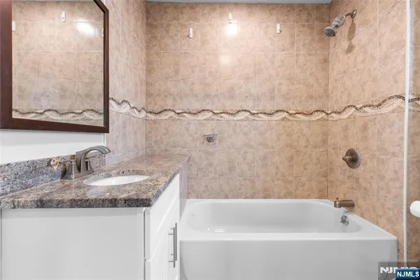 $3,850 | 6 Cottage Place, Allendale, NJ 07401