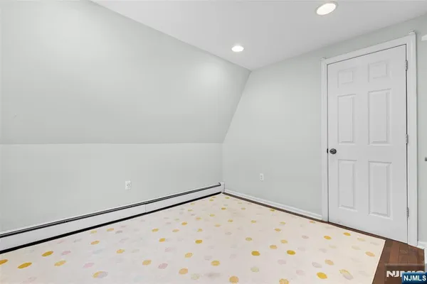 $3,850 | 6 Cottage Place, Allendale, NJ 07401