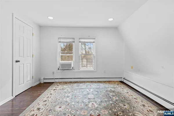 $3,850 | 6 Cottage Place, Allendale, NJ 07401